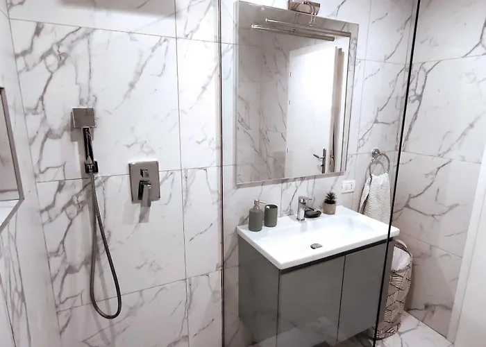 Cozy Great Location Apartment