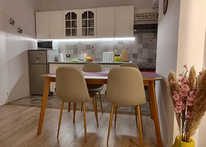 Cozy Great Location Apartman Tirana